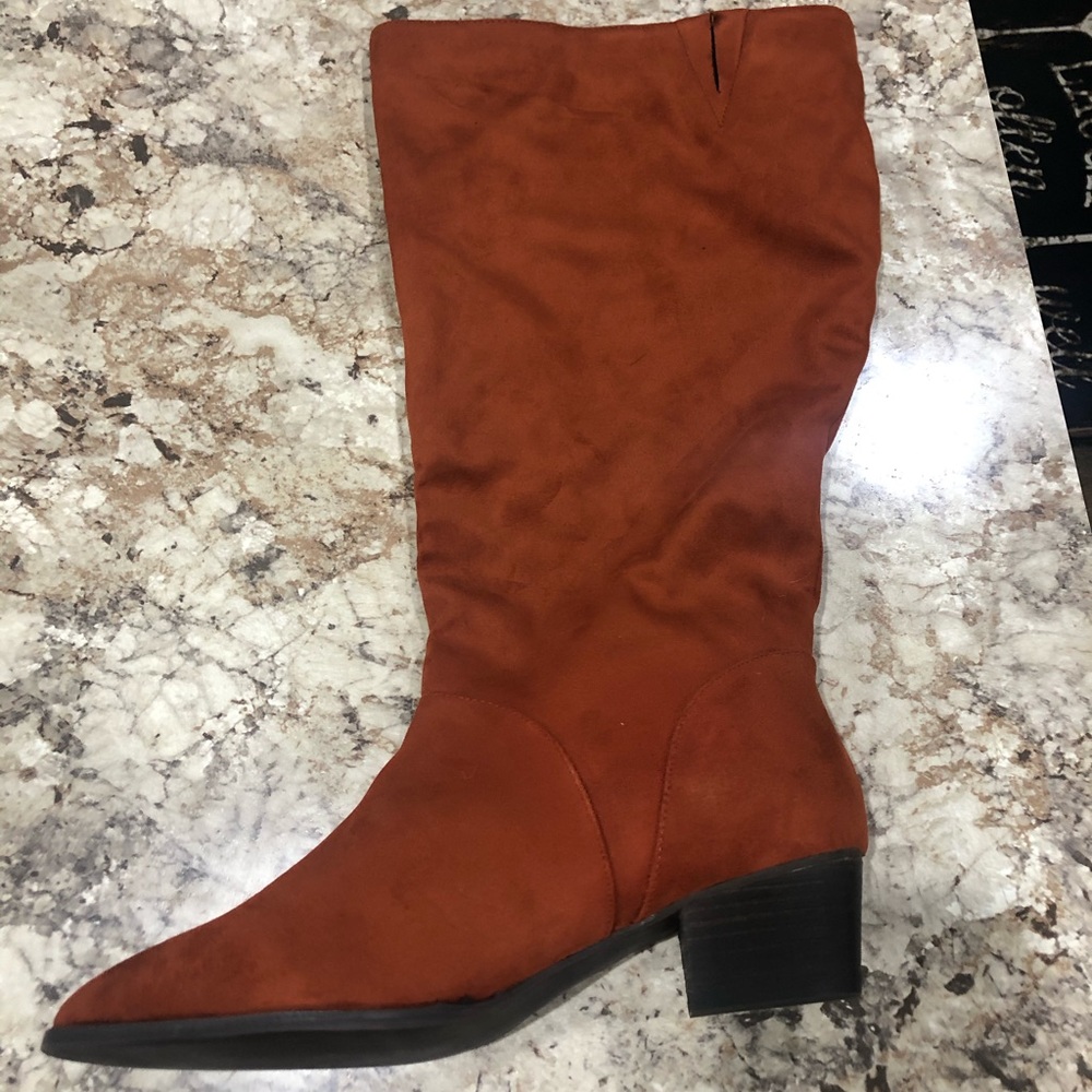 Comfort View Mid-Calf Boot